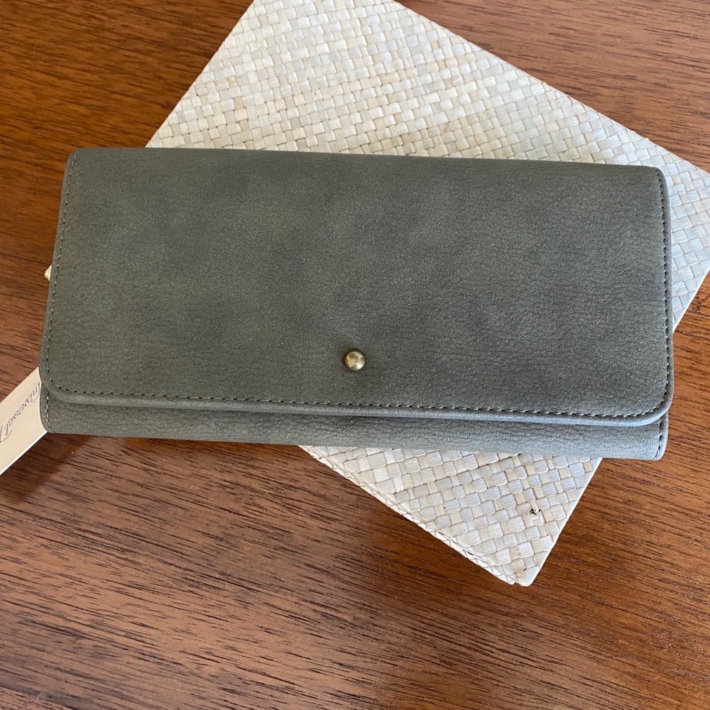 Green wallet